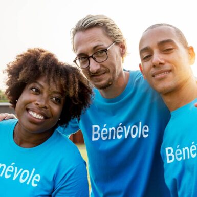Trois bénévoles